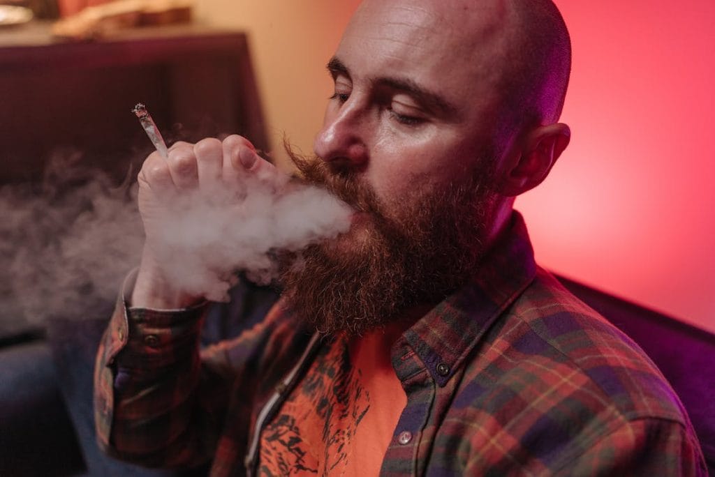 How to Smoke Weed | MMJ Express Canada